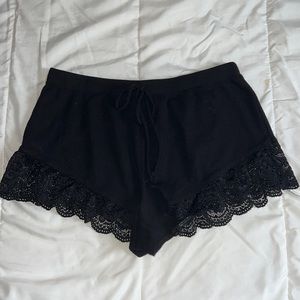 super cute black shorts